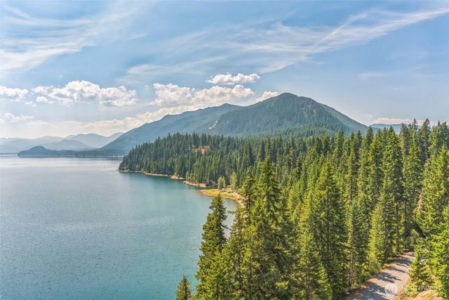 4711 Kachess Lake Rd, Easton, WA 98925