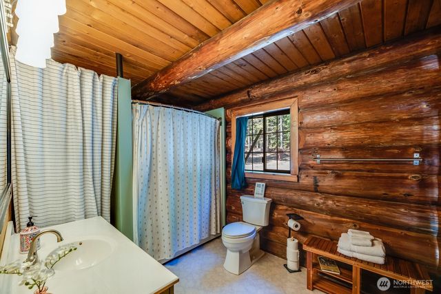 4711 Kachess Lake Rd, Easton, WA 98925