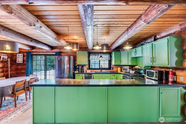 4711 Kachess Lake Rd, Easton, WA 98925