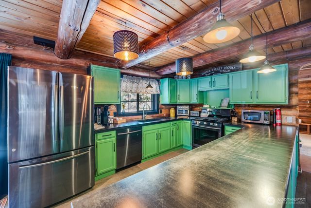 4711 Kachess Lake Rd, Easton, WA 98925