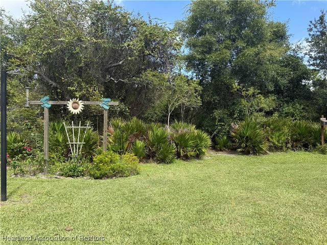 55 Lake Side Trail, Lake Placid, FL 33852