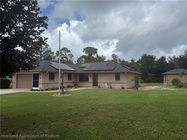 55 Lake Side Trail, Lake Placid, FL 33852