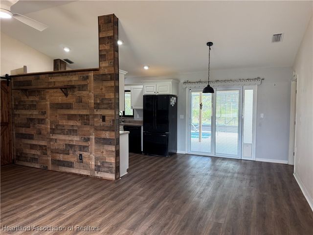 55 Lake Side Trail, Lake Placid, FL 33852