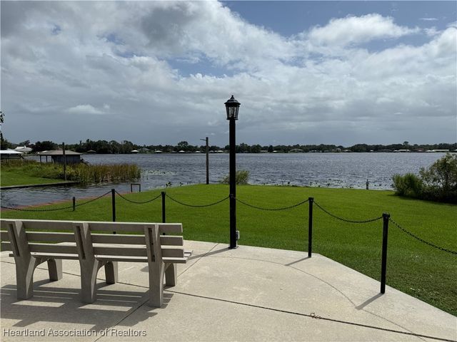 55 Lake Side Trail, Lake Placid, FL 33852
