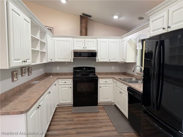 55 Lake Side Trail, Lake Placid, FL 33852