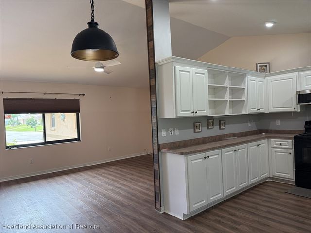 55 Lake Side Trail, Lake Placid, FL 33852