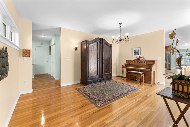 84 Davison Dr., Lincoln, MA 01773