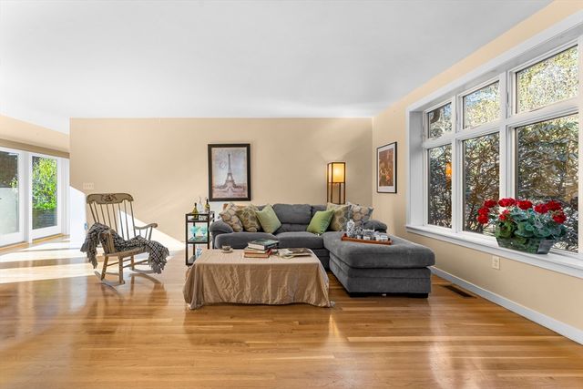 84 Davison Dr., Lincoln, MA 01773