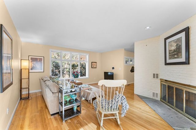 84 Davison Dr., Lincoln, MA 01773