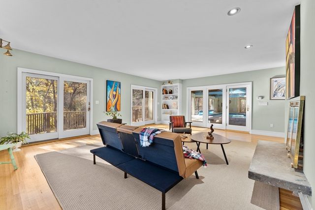 84 Davison Dr., Lincoln, MA 01773