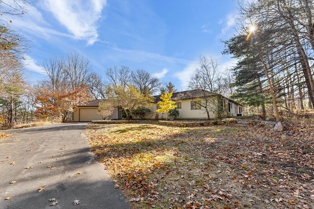 84 Davison Dr., Lincoln, MA 01773