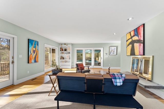 84 Davison Dr., Lincoln, MA 01773