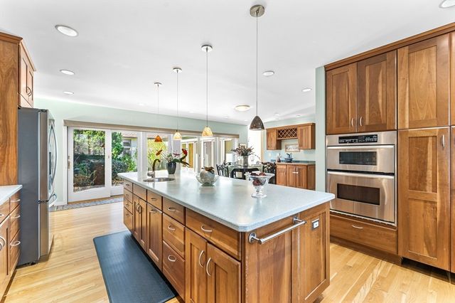 84 Davison Dr., Lincoln, MA 01773