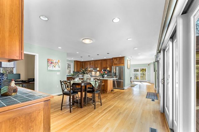 84 Davison Dr., Lincoln, MA 01773