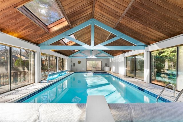 84 Davison Dr., Lincoln, MA 01773