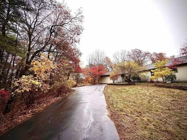 84 Davison Dr., Lincoln, MA 01773