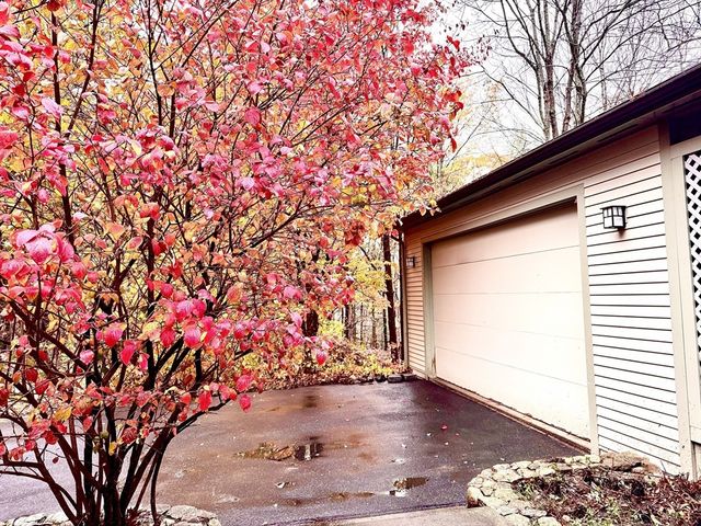 84 Davison Dr., Lincoln, MA 01773