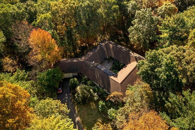 84 Davison Dr., Lincoln, MA 01773