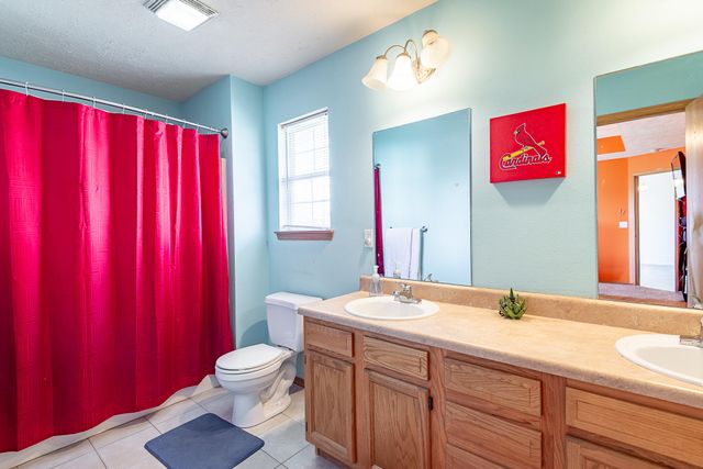 987 S Natalie Avenue, Springfield, MO 65802