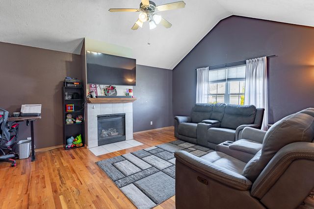 987 S Natalie Avenue, Springfield, MO 65802