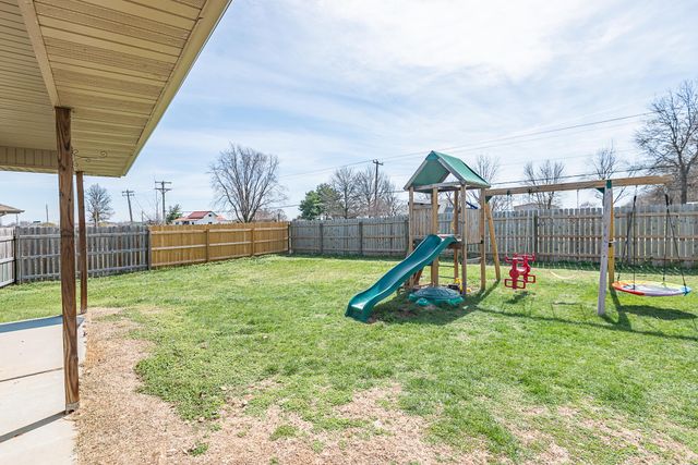 987 S Natalie Avenue, Springfield, MO 65802