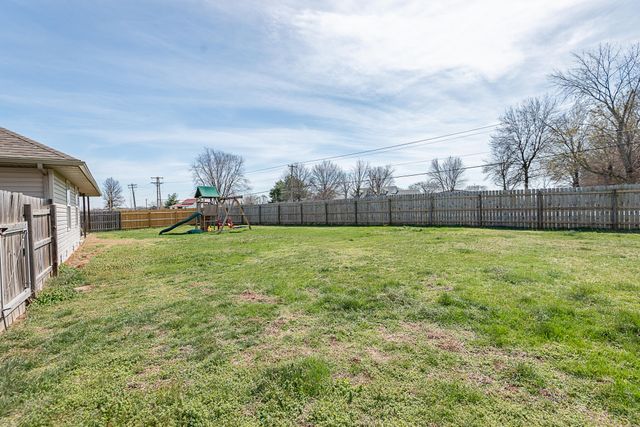 987 S Natalie Avenue, Springfield, MO 65802