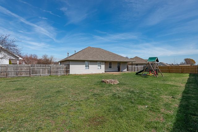 987 S Natalie Avenue, Springfield, MO 65802
