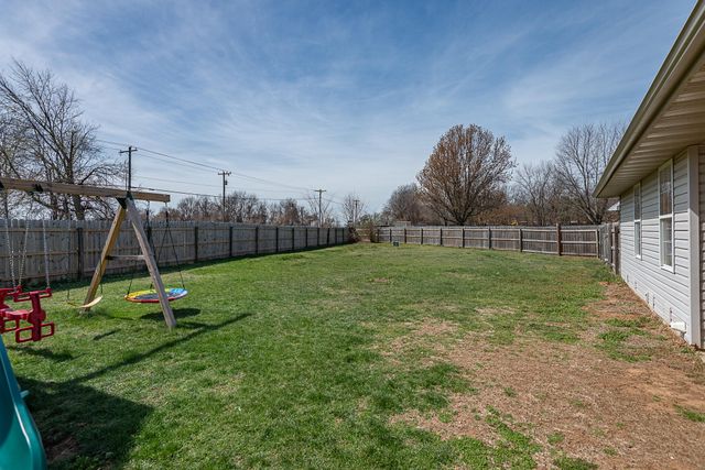 987 S Natalie Avenue, Springfield, MO 65802