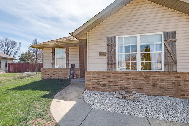 987 S Natalie Avenue, Springfield, MO 65802