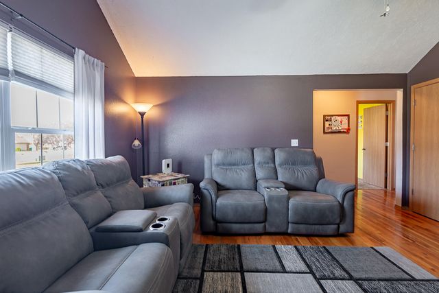 987 S Natalie Avenue, Springfield, MO 65802