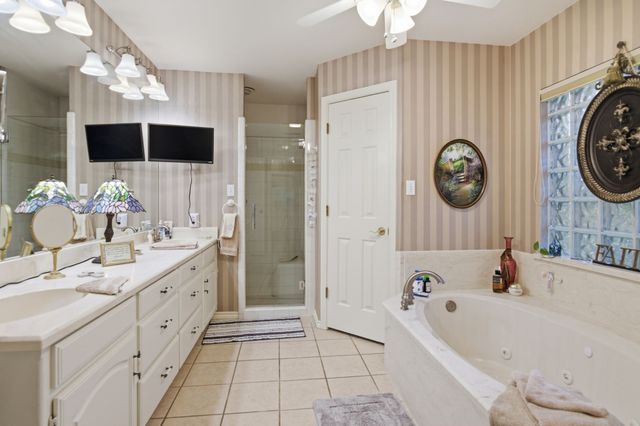 4117 Fairway Drive, De Cordova, TX 76049