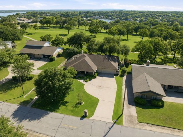 4117 Fairway Drive, De Cordova, TX 76049