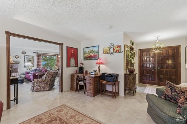 7605 Valemount Drive, Bakersfield, CA 93309