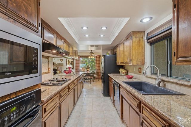 7605 Valemount Drive, Bakersfield, CA 93309