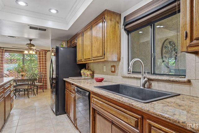 7605 Valemount Drive, Bakersfield, CA 93309