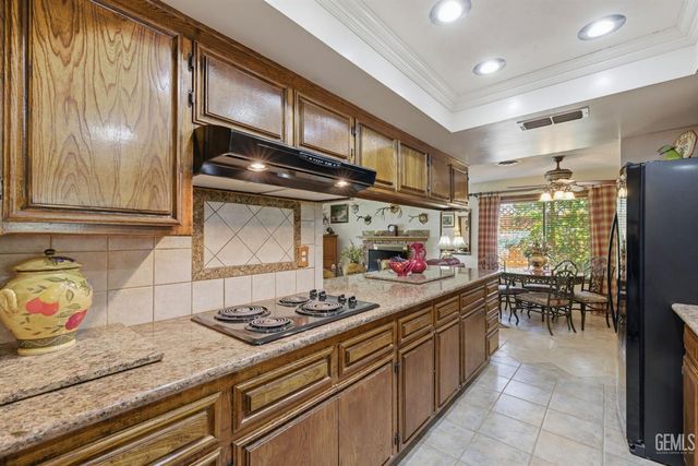 7605 Valemount Drive, Bakersfield, CA 93309