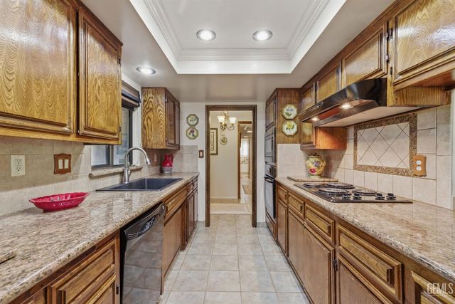 7605 Valemount Drive, Bakersfield, CA 93309