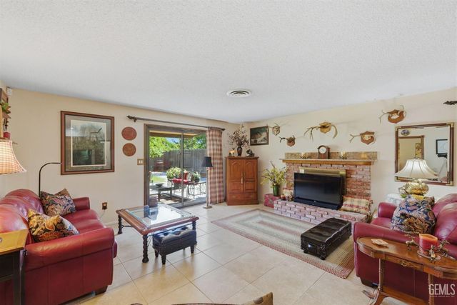 7605 Valemount Drive, Bakersfield, CA 93309