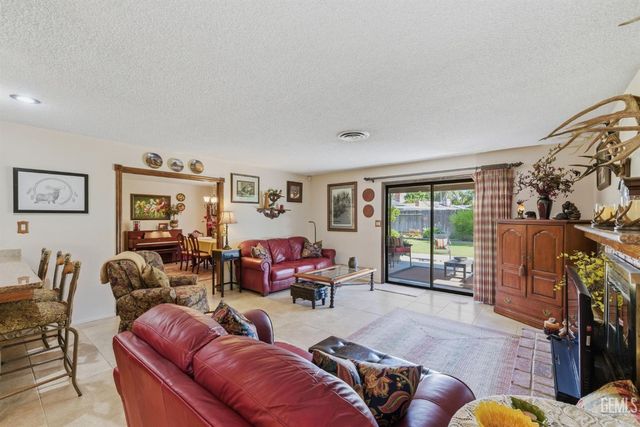 7605 Valemount Drive, Bakersfield, CA 93309