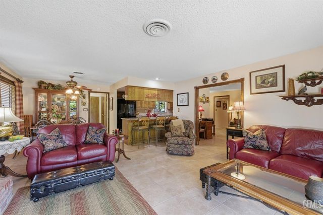7605 Valemount Drive, Bakersfield, CA 93309