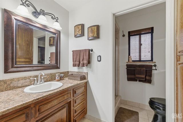 7605 Valemount Drive, Bakersfield, CA 93309