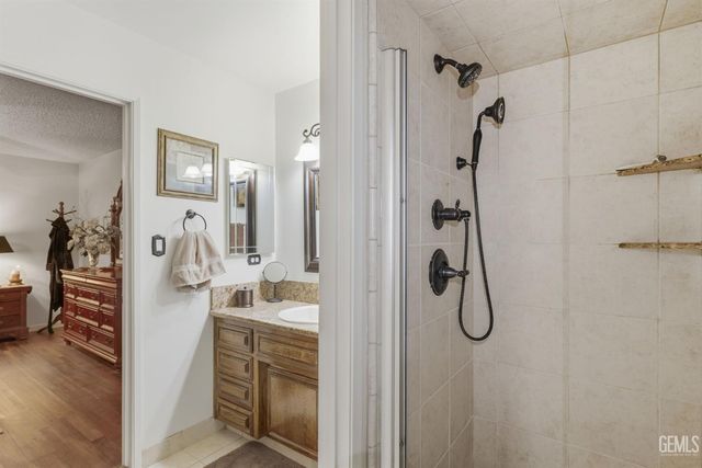 7605 Valemount Drive, Bakersfield, CA 93309