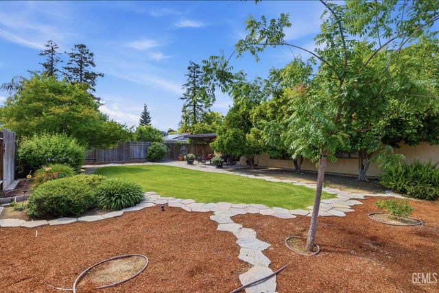 7605 Valemount Drive, Bakersfield, CA 93309