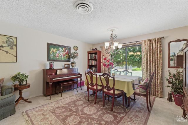 7605 Valemount Drive, Bakersfield, CA 93309