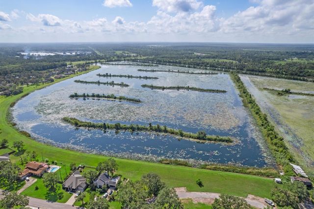 404 S Amherst Drive, West Columbia, TX 77486