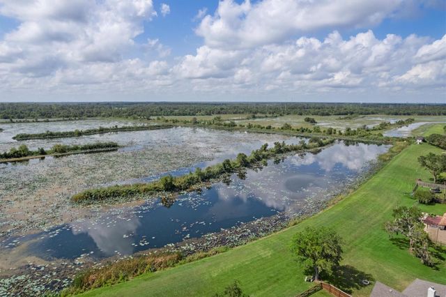 404 S Amherst Drive, West Columbia, TX 77486