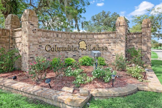 404 S Amherst Drive, West Columbia, TX 77486