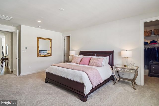 8776 WALNUT BOTTOM LN, Frederick, MD 21701