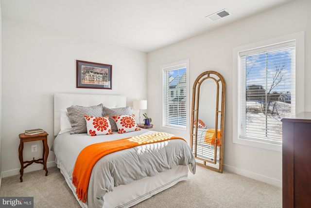 8776 WALNUT BOTTOM LN, Frederick, MD 21701