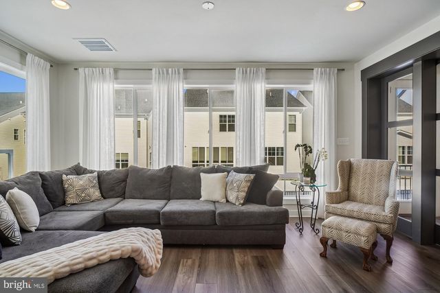 8776 WALNUT BOTTOM LN, Frederick, MD 21701